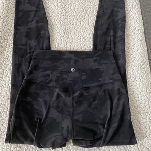 Lululemon Camo Deep coal